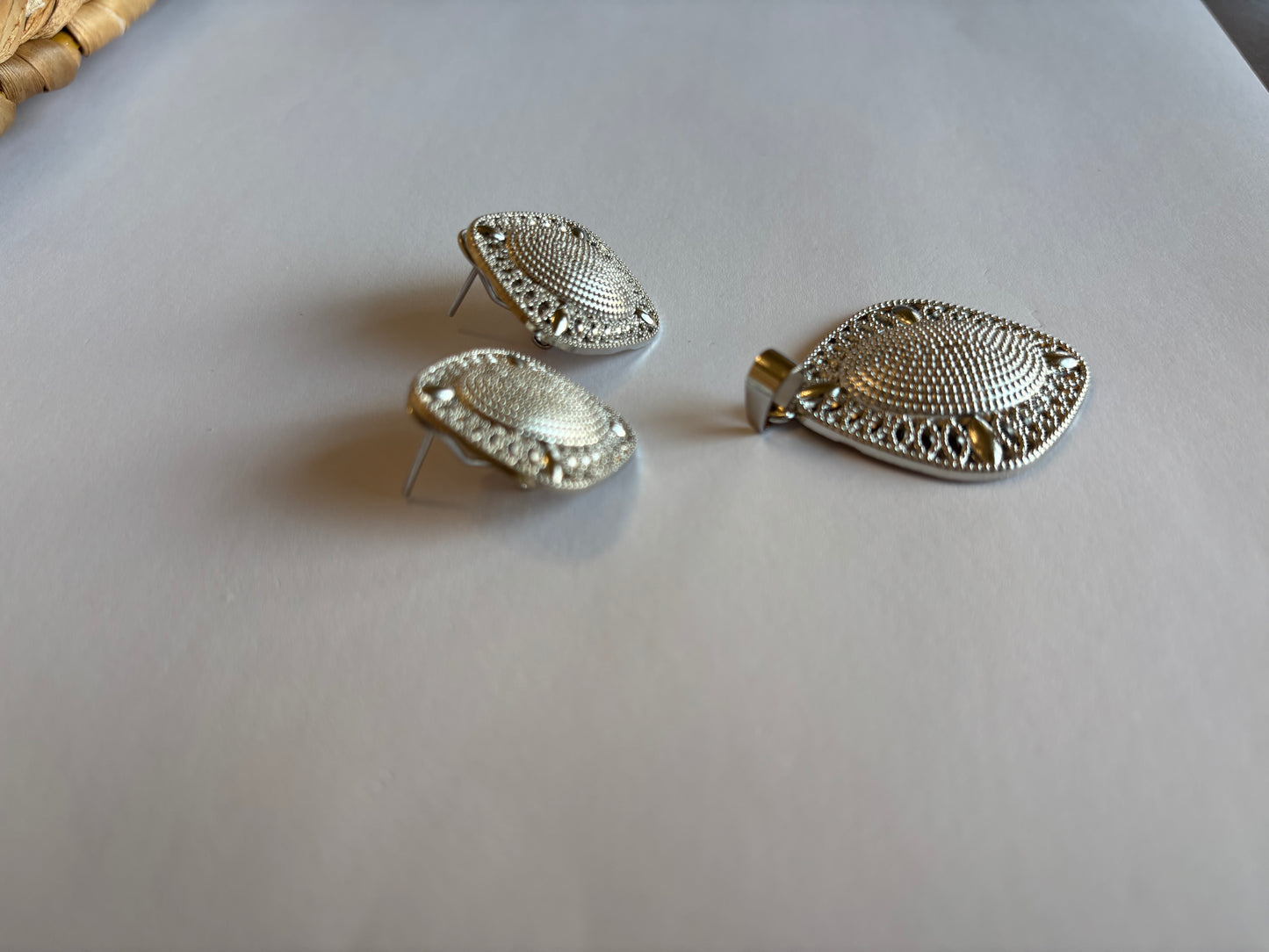 Imperial Roots Earring and Pendant Set